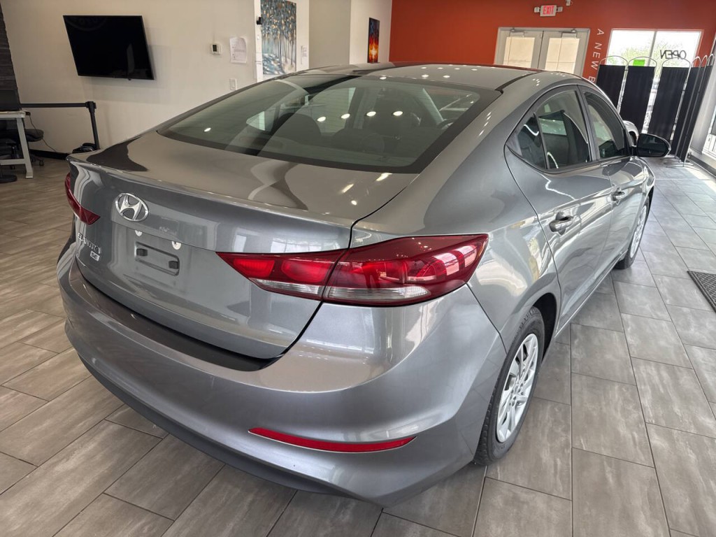2018 Hyundai Elantra Image 13