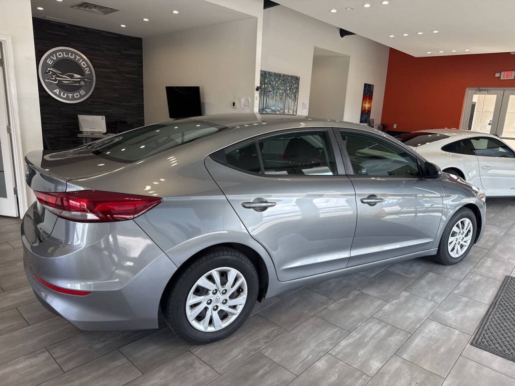 2018 Hyundai Elantra Image 14