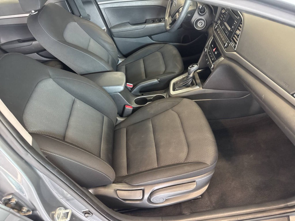 2018 Hyundai Elantra Image 18
