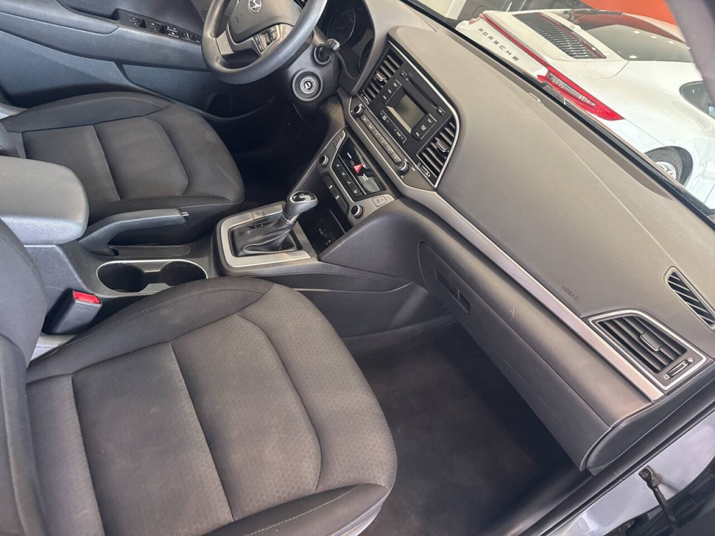 2018 Hyundai Elantra Image 20