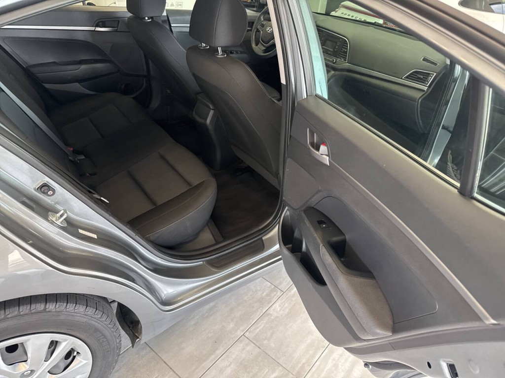2018 Hyundai Elantra Image 21