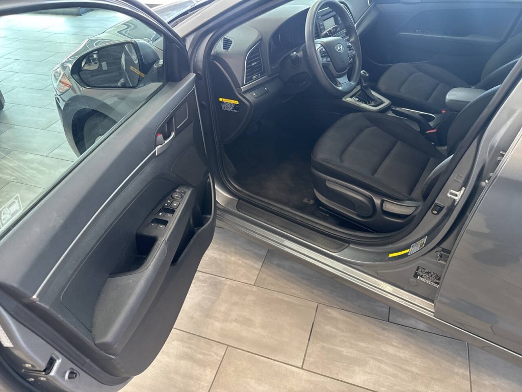 2018 Hyundai Elantra Image 23