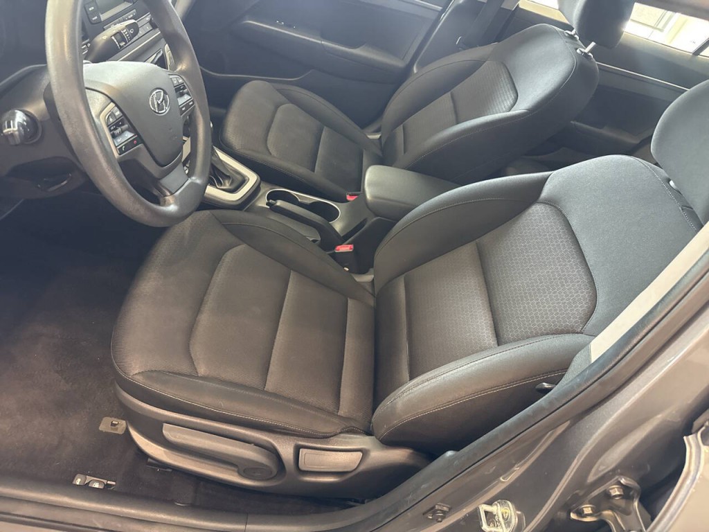 2018 Hyundai Elantra Image 24