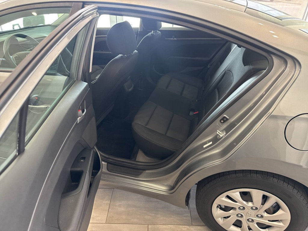 2018 Hyundai Elantra Image 26