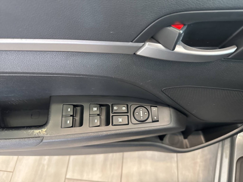 2018 Hyundai Elantra Image 28