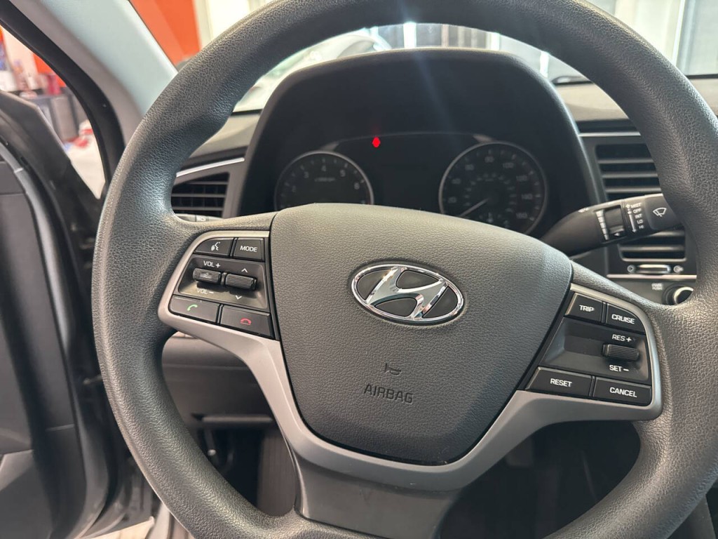 2018 Hyundai Elantra Image 29