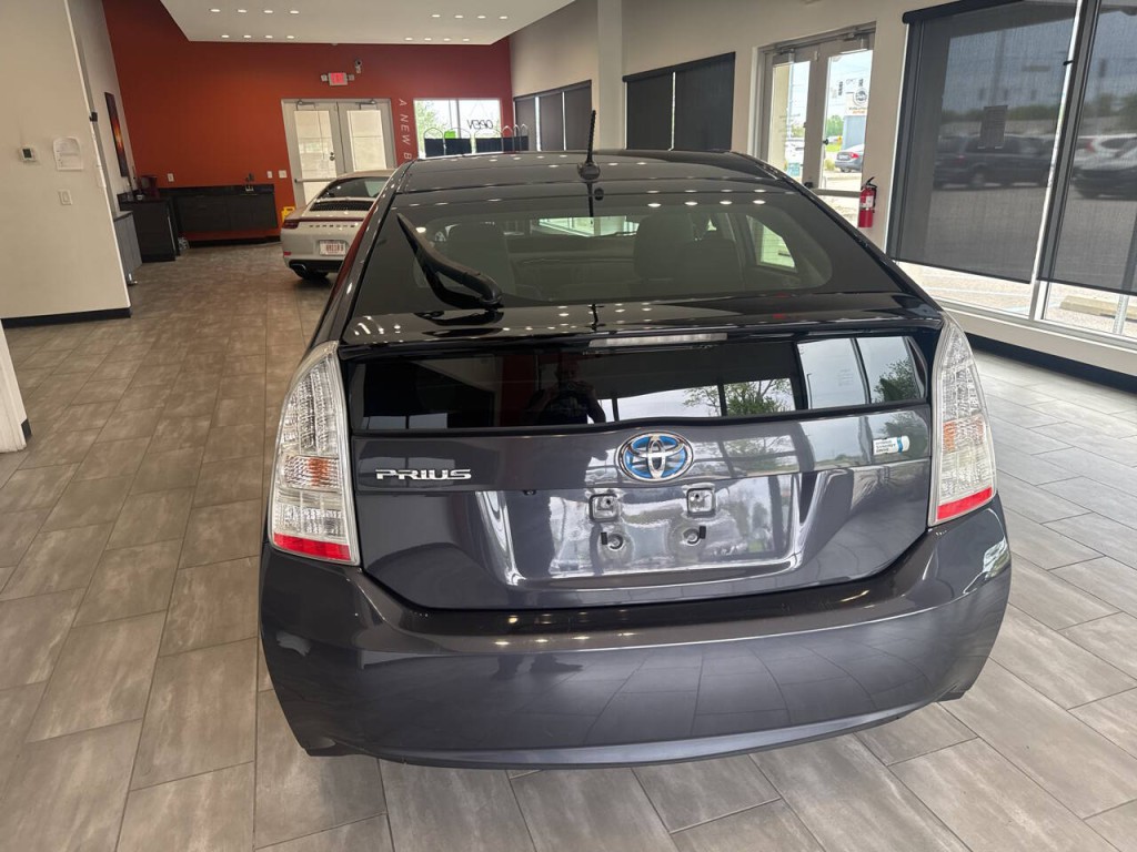 2010 Toyota Prius Image 10