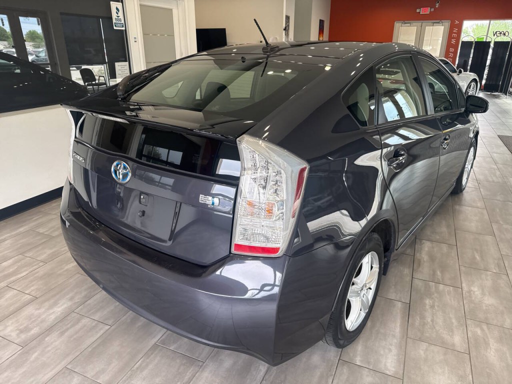 2010 Toyota Prius Image 11