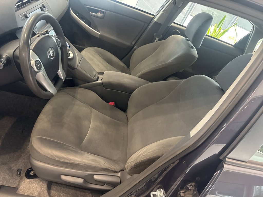 2010 Toyota Prius Image 15