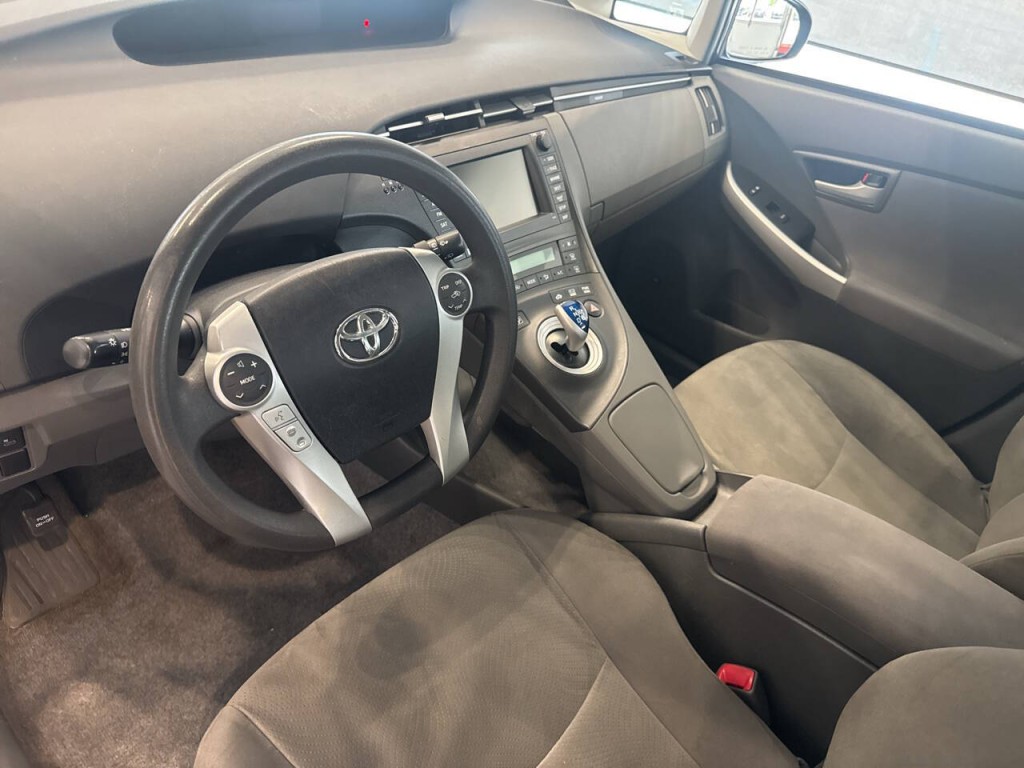 2010 Toyota Prius Image 16