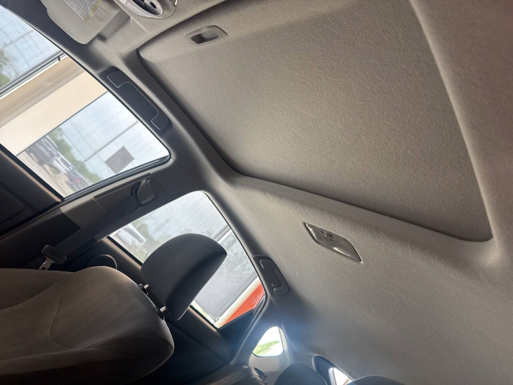 2010 Toyota Prius Image 18