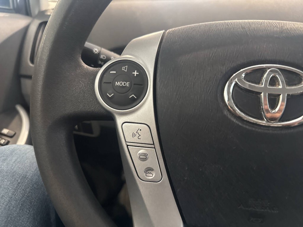 2010 Toyota Prius Image 25