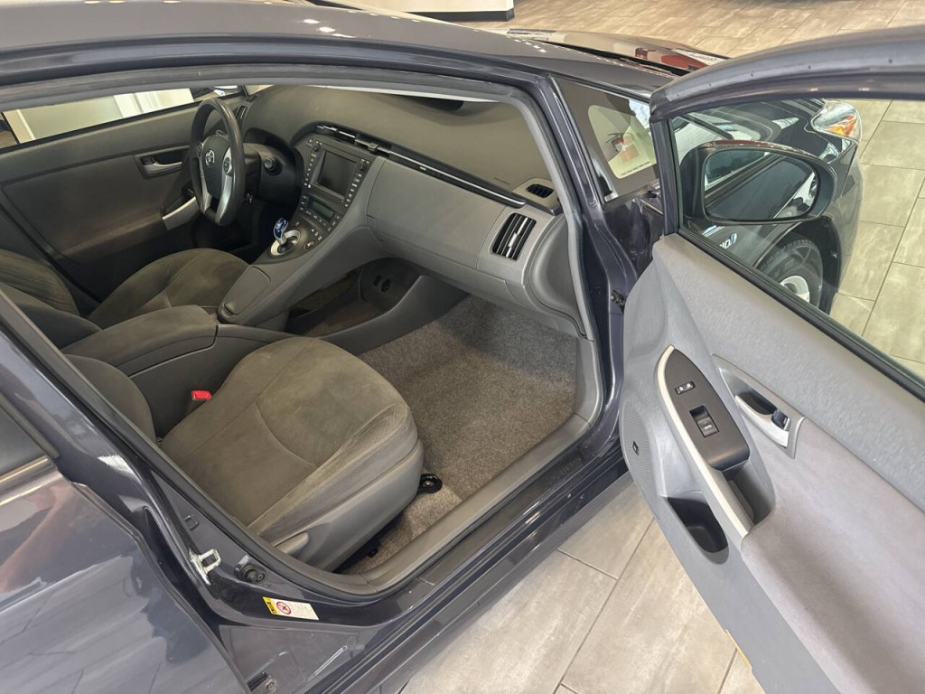 2010 Toyota Prius Image 28