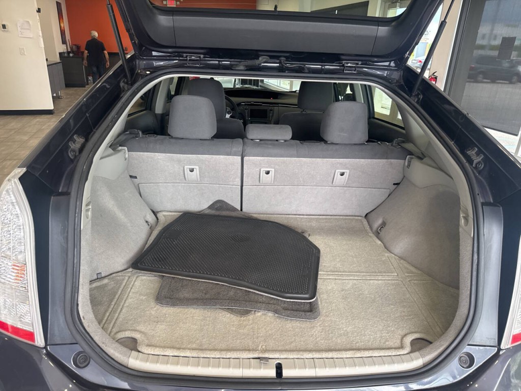 2010 Toyota Prius Image 32