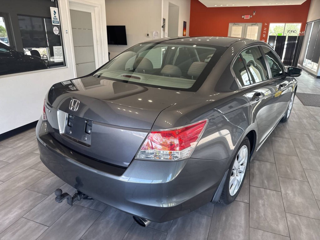 2009 Honda Accord Image 16
