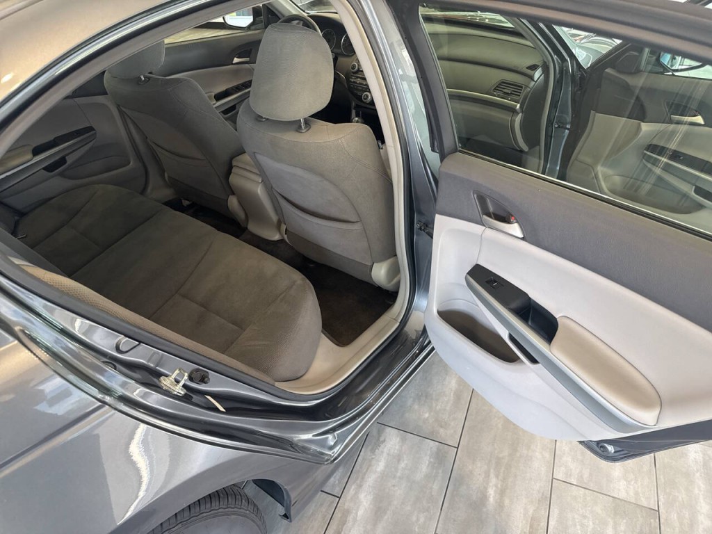 2009 Honda Accord Image 24