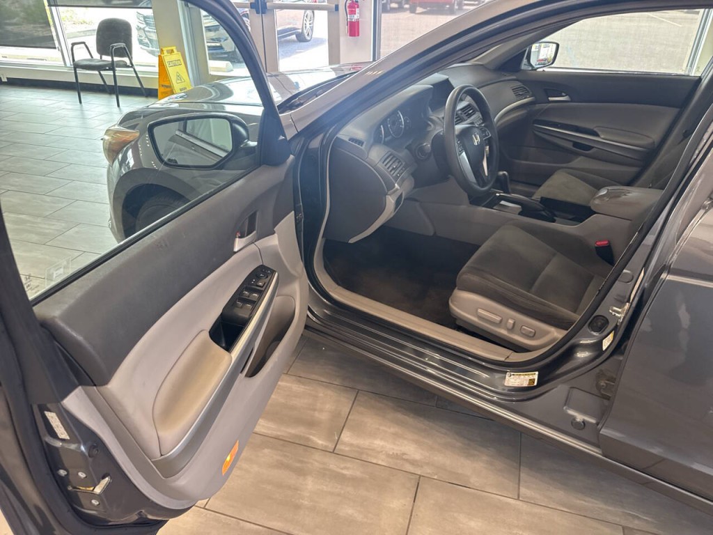 2009 Honda Accord Image 26