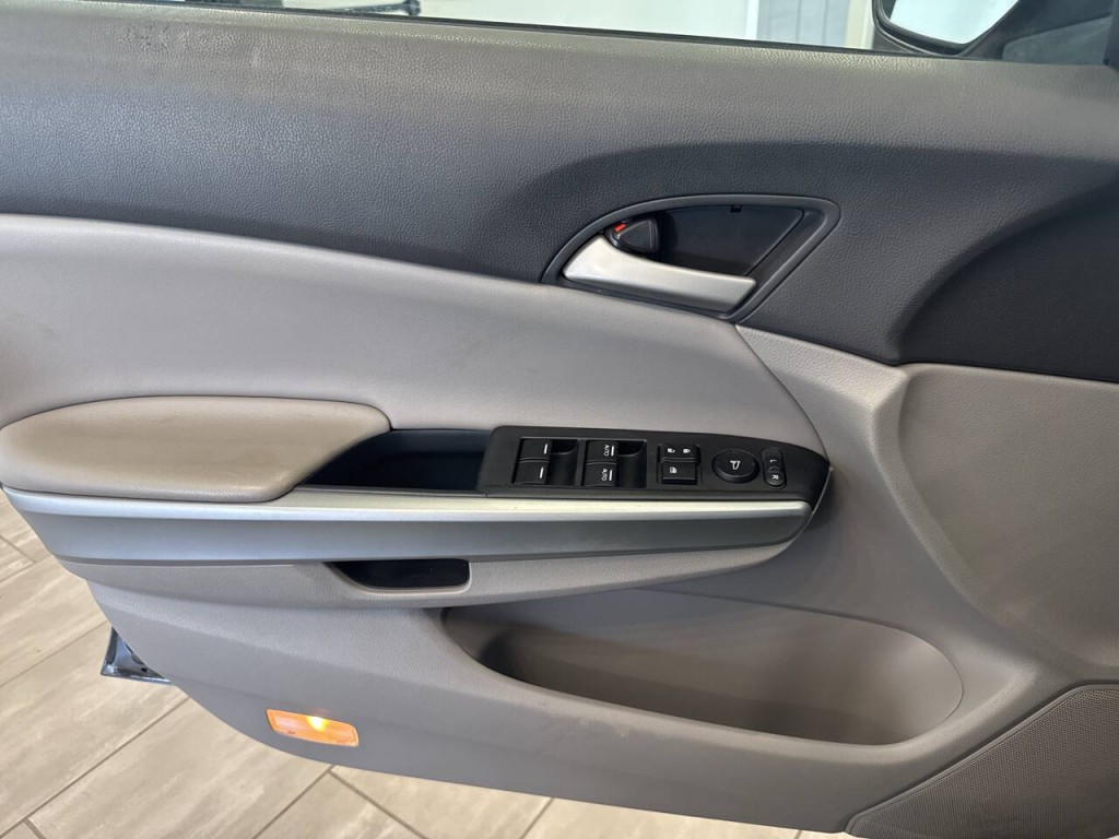 2009 Honda Accord Image 30