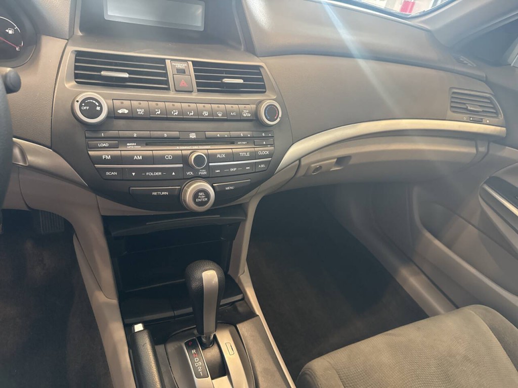 2009 Honda Accord Image 32