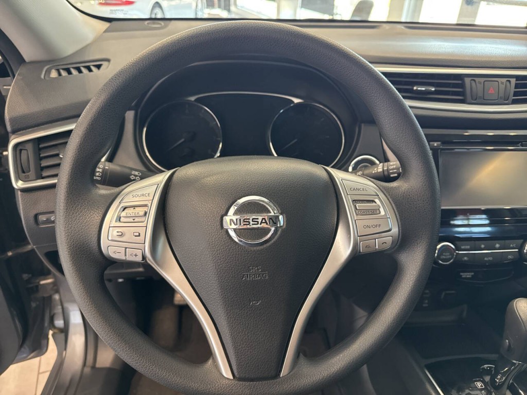 2015 Nissan Rogue Image 18