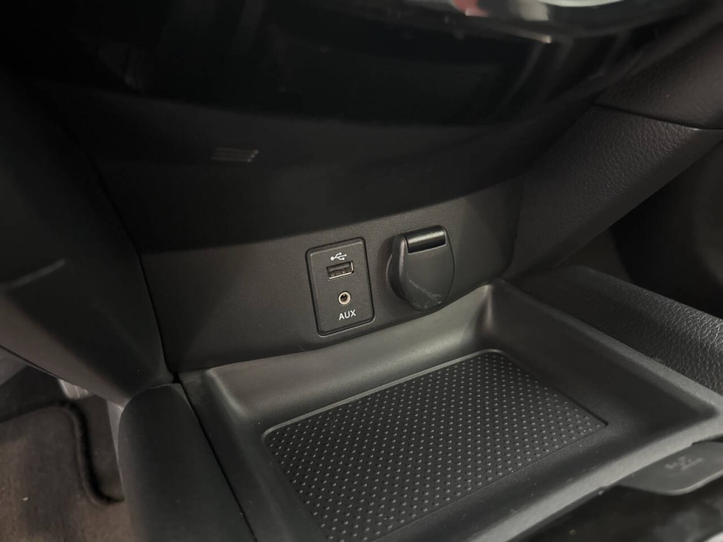 2015 Nissan Rogue Image 25