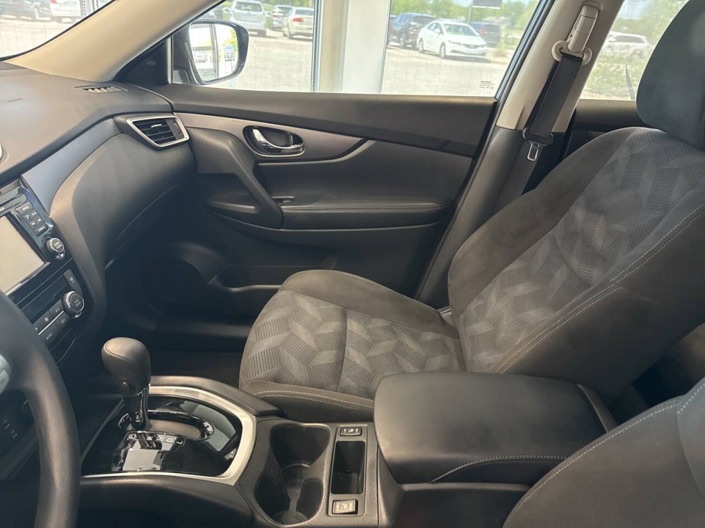 2015 Nissan Rogue Image 27