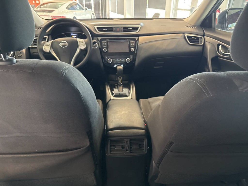 2015 Nissan Rogue Image 32