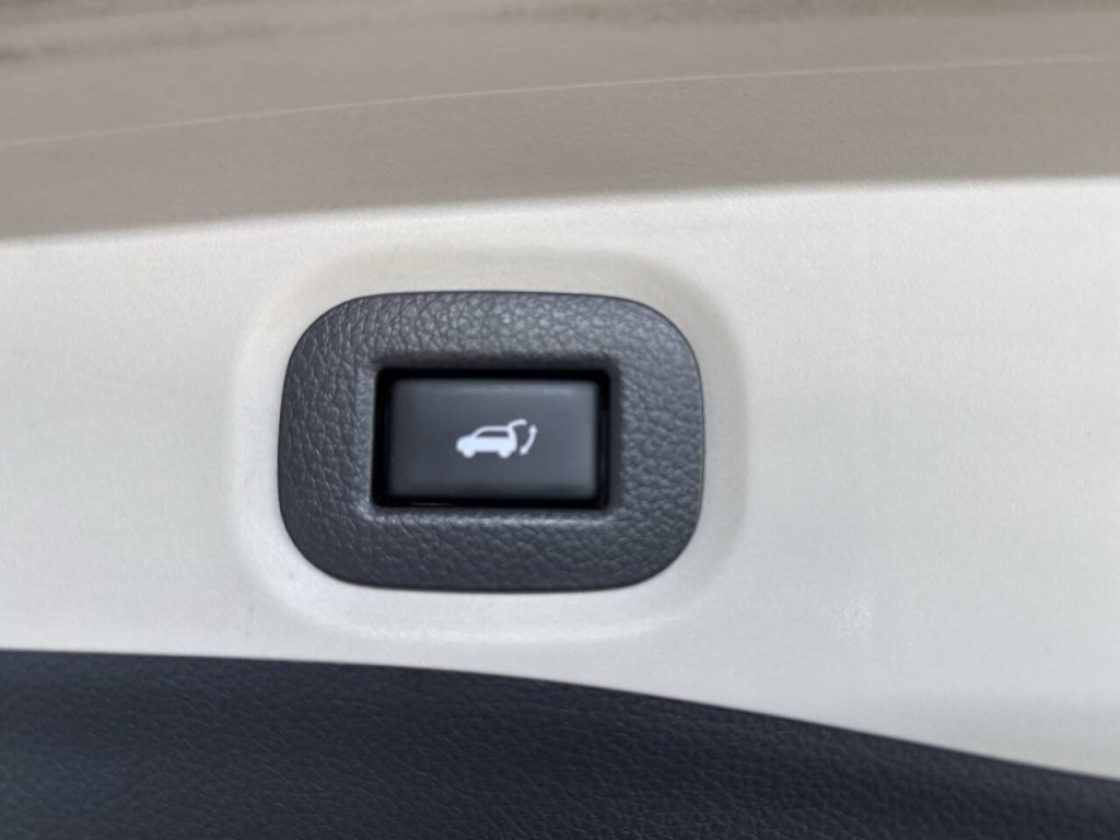 2015 Nissan Rogue Image 34