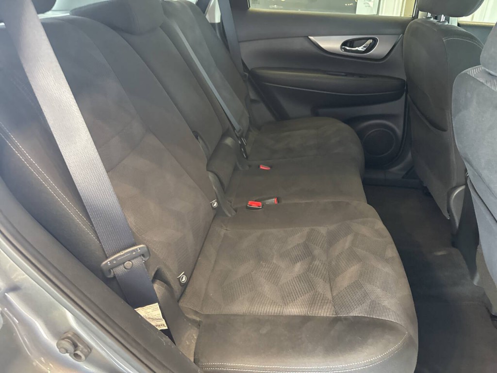 2015 Nissan Rogue Image 38