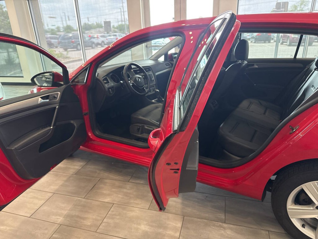 2017 Volkswagen Golf Image 12