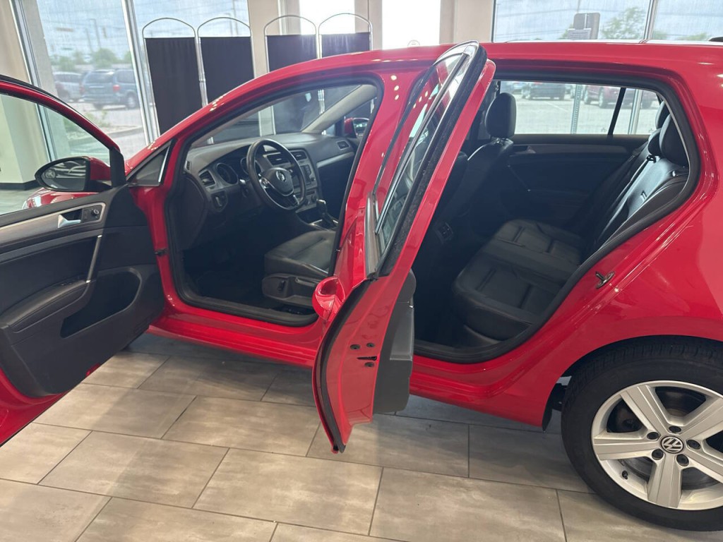 2017 Volkswagen Golf Image 13