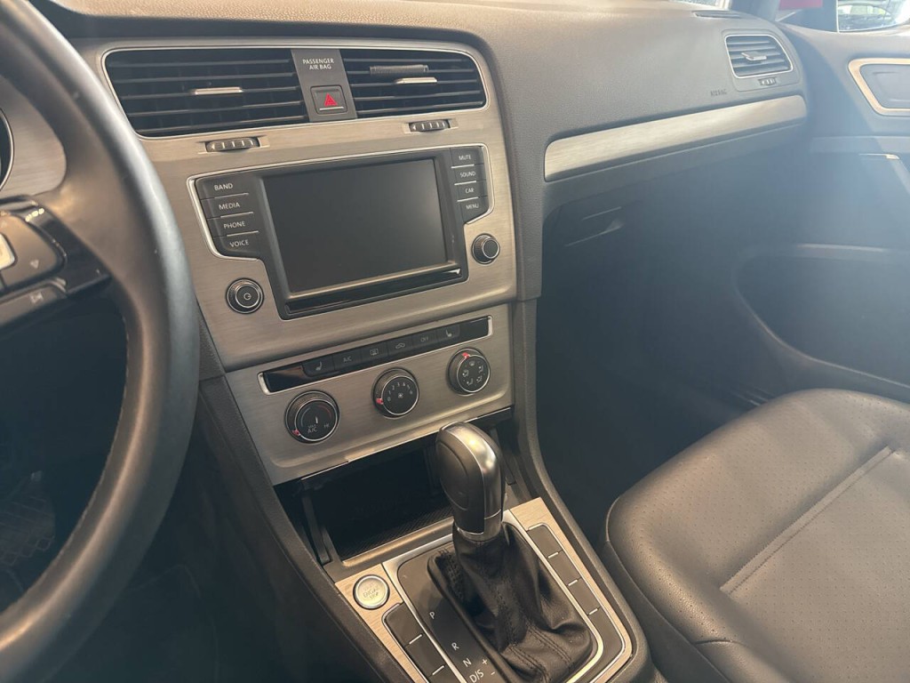 2017 Volkswagen Golf Image 20