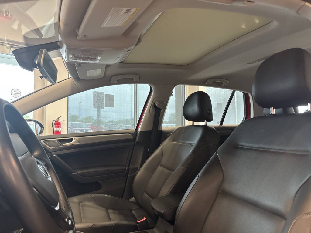 2017 Volkswagen Golf Image 21