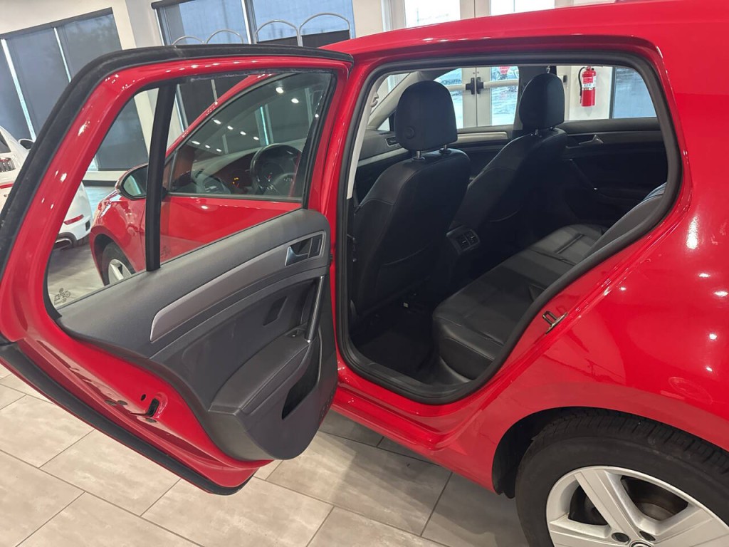2017 Volkswagen Golf Image 27