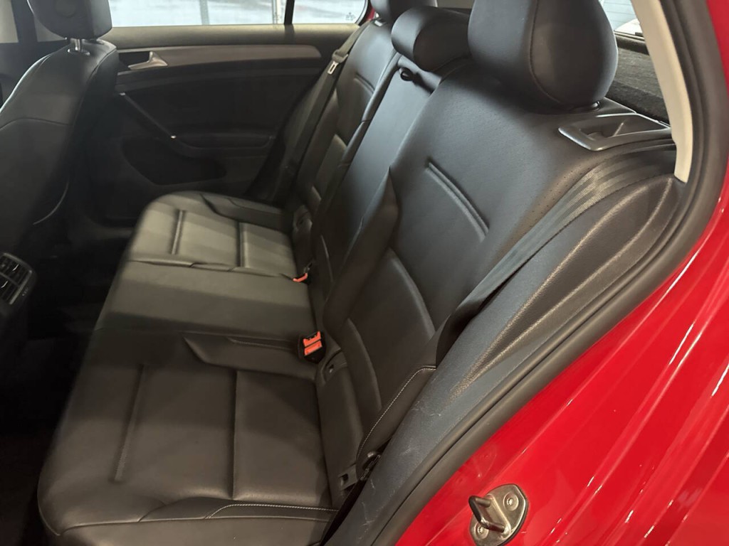 2017 Volkswagen Golf Image 29