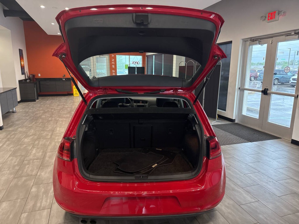 2017 Volkswagen Golf Image 31