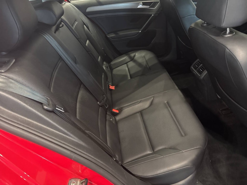 2017 Volkswagen Golf Image 35