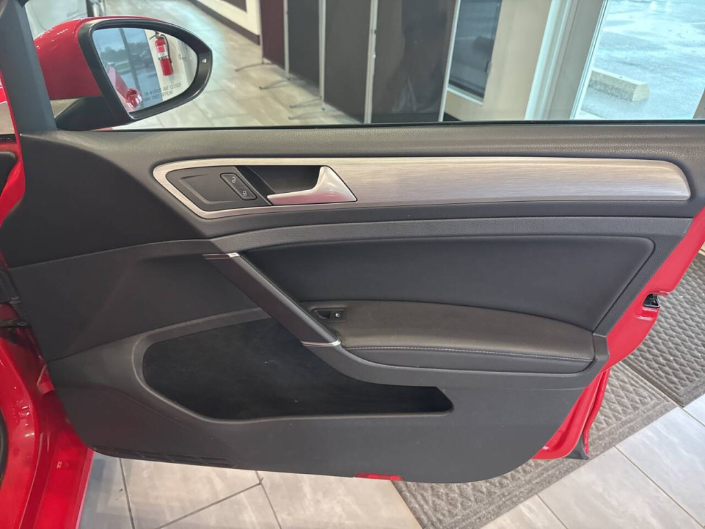 2017 Volkswagen Golf Image 37