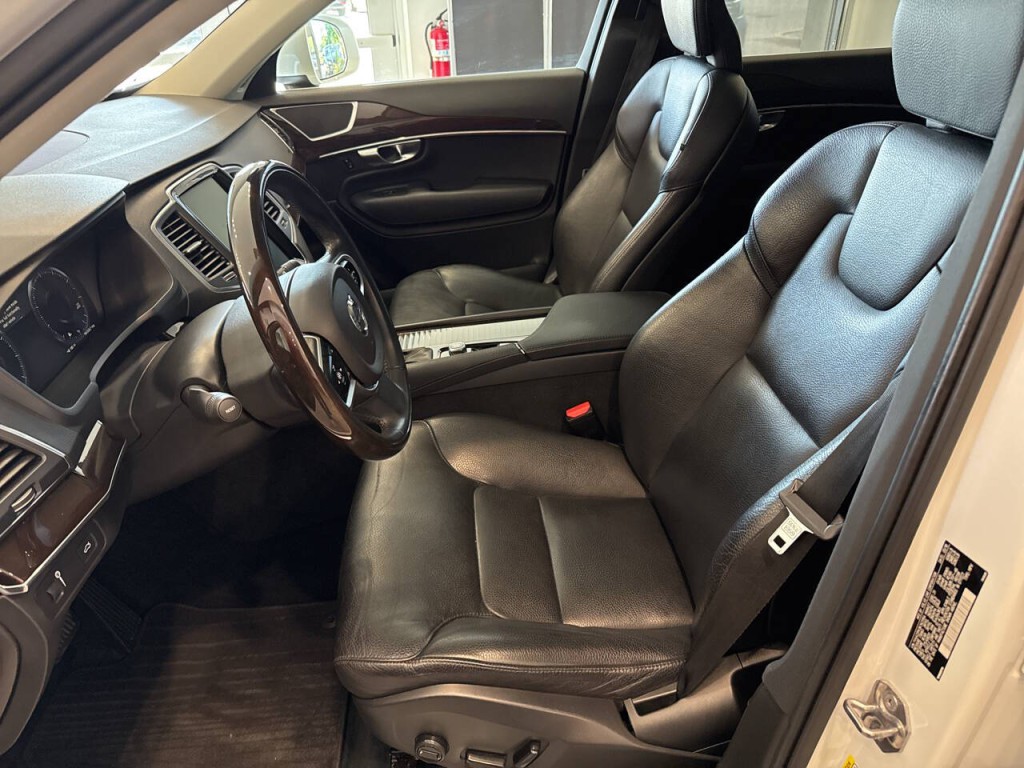 2019 Volvo XC90 Image 16