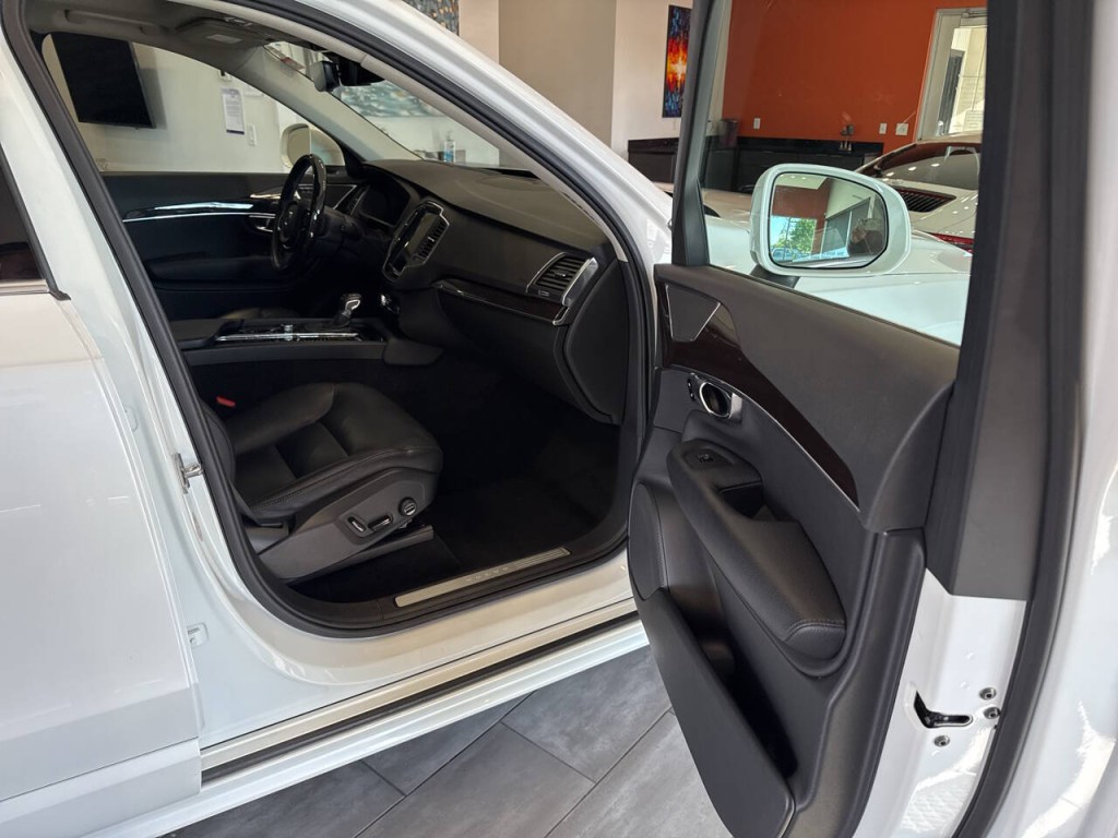 2019 Volvo XC90 Image 38