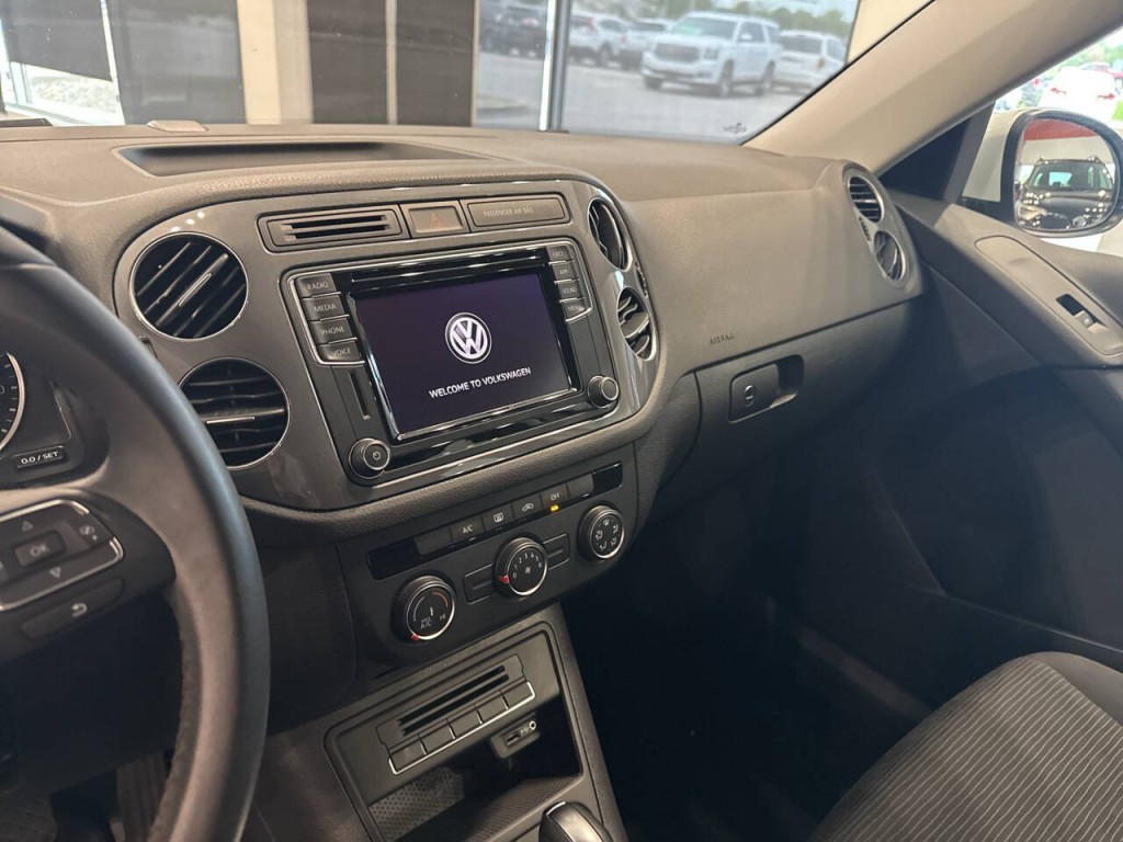 2017 Volkswagen Tiguan Image 17