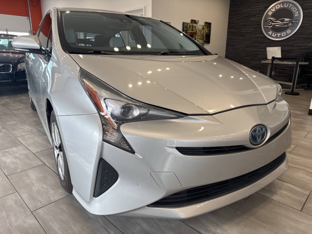 2016 Toyota Prius Image 1