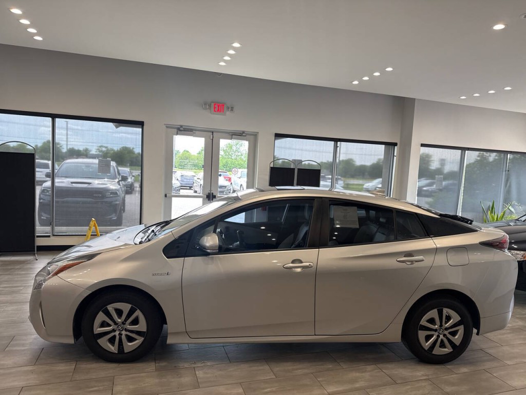 2016 Toyota Prius Image 8