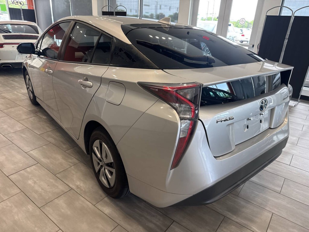 2016 Toyota Prius Image 9
