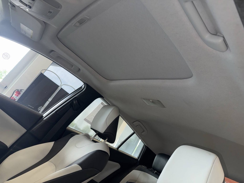 2016 Toyota Prius Image 25
