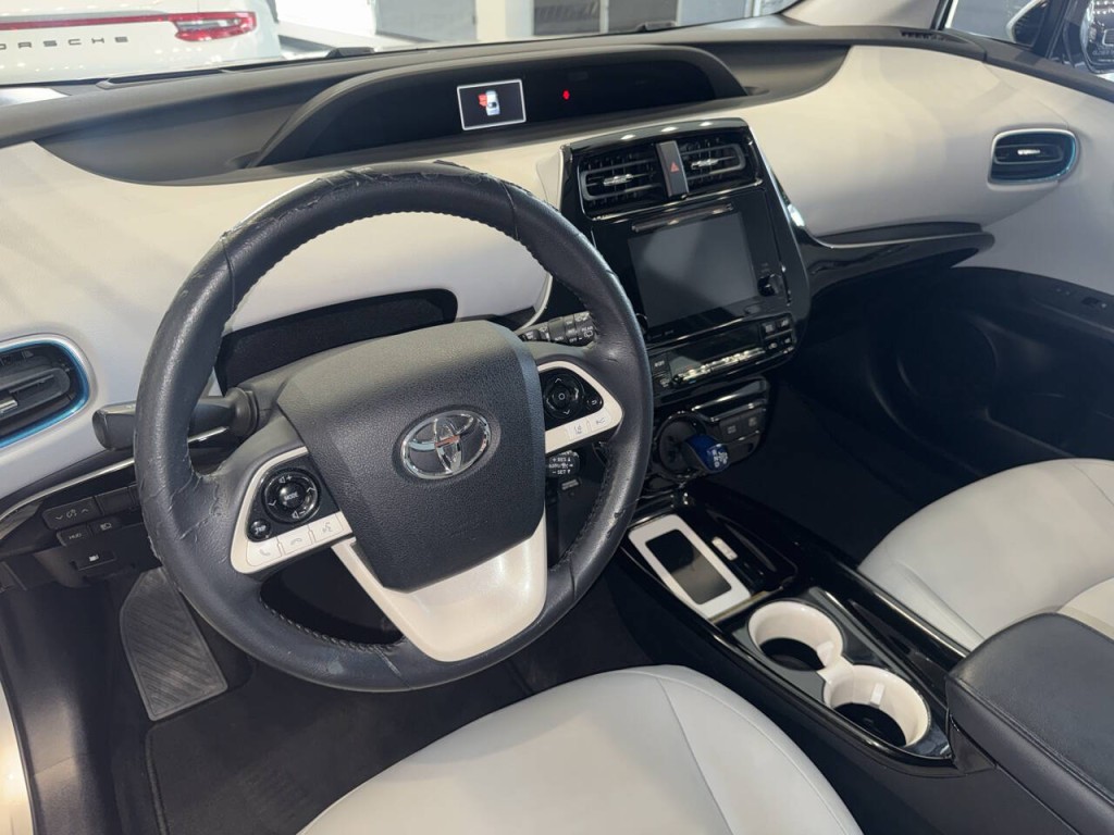2016 Toyota Prius Image 26