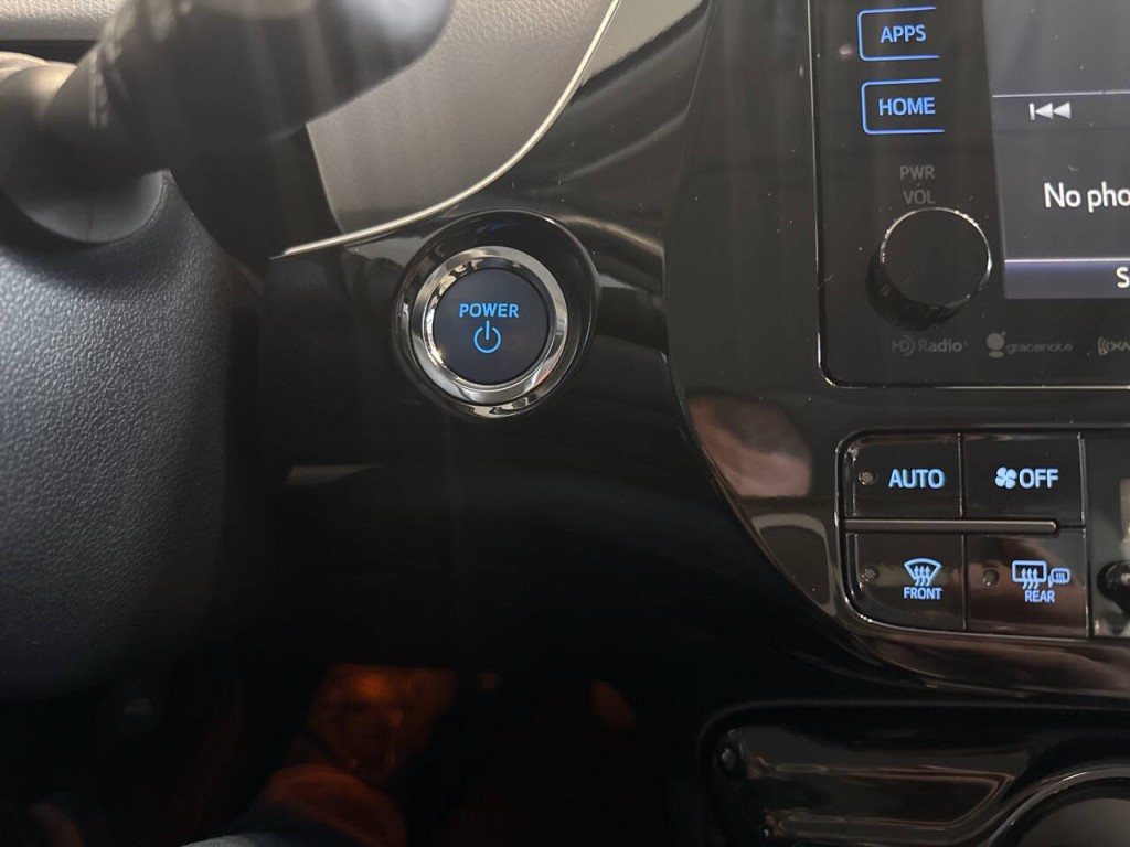2016 Toyota Prius Image 33