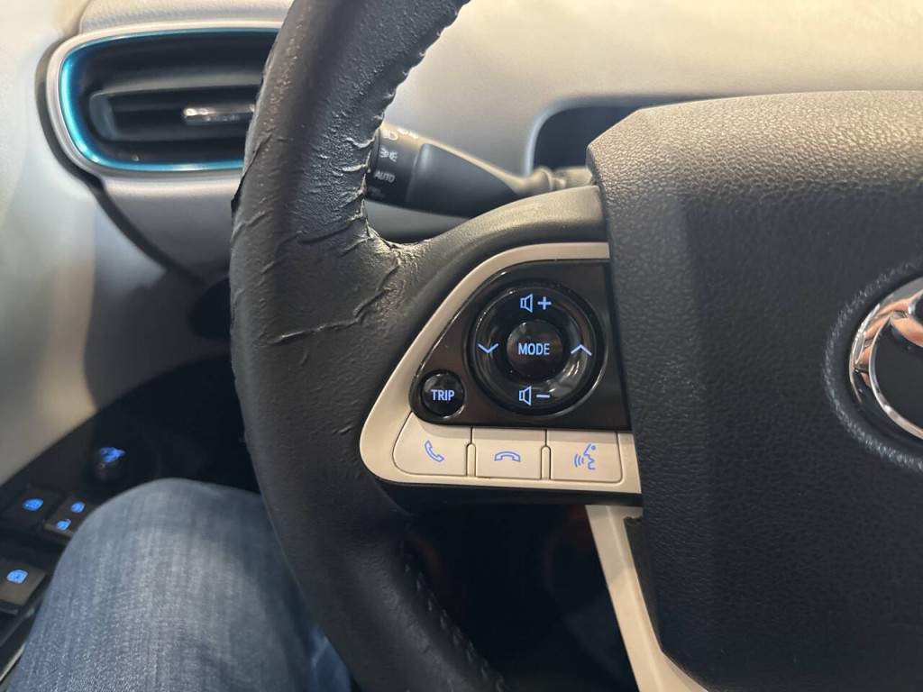 2016 Toyota Prius Image 35