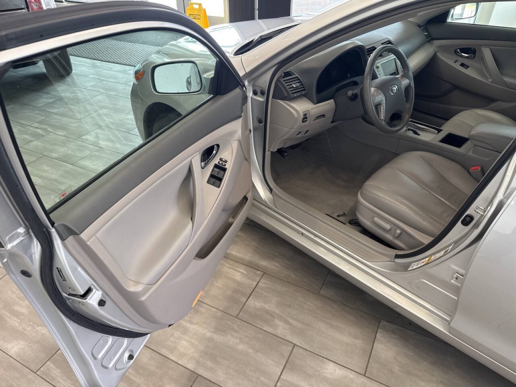 2009 Toyota Camry Image 14