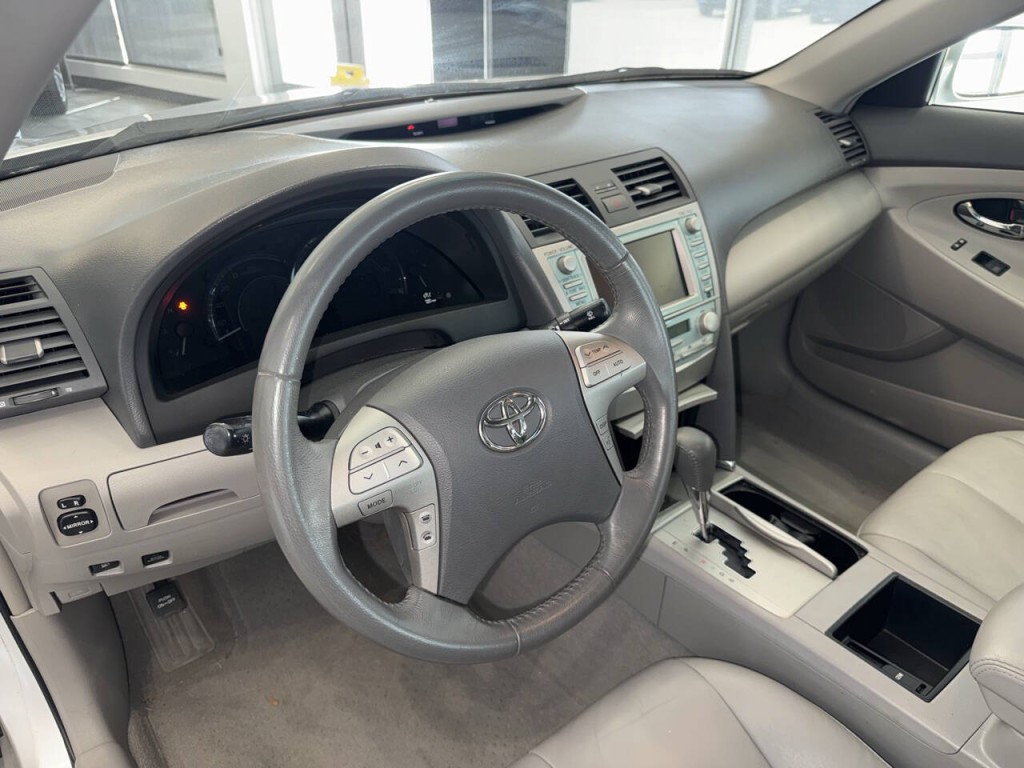 2009 Toyota Camry Image 17